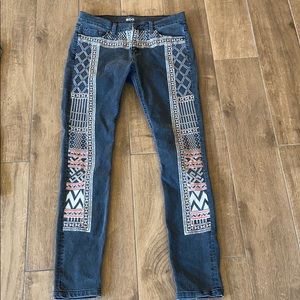 BDG women’s embroidered skinny jeans
